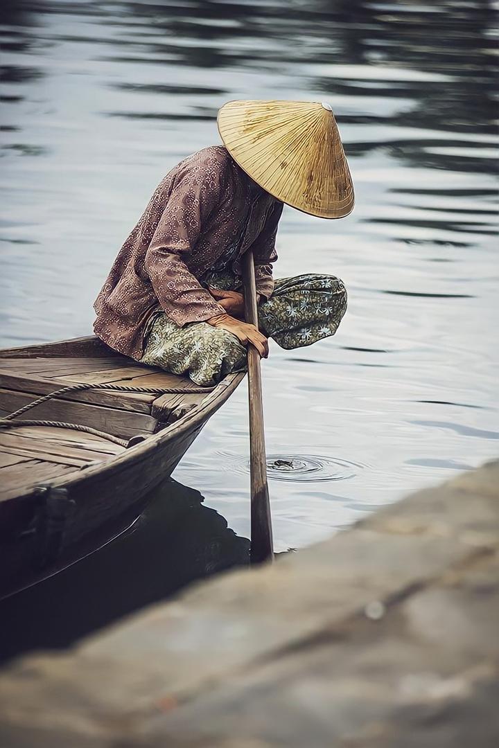 Tỏa Sáng Trên Mạng Xã Hội: Chuyên Gia Trang Điểm & Hotspot Matrix